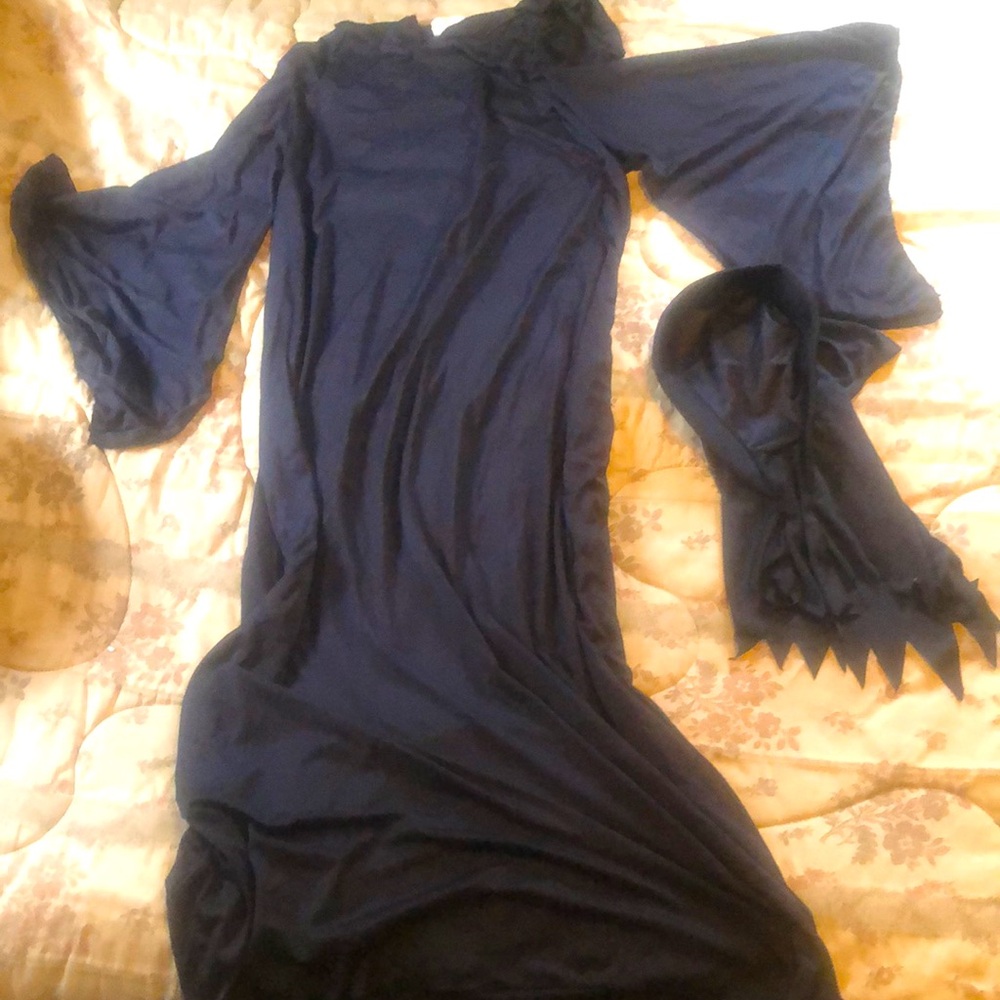 Ghoul costume full length with extra shroud hood Size large & great condition